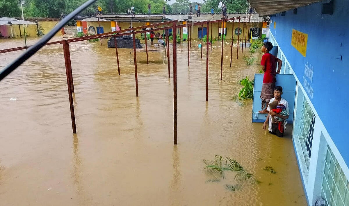 Jharkhand Rains: ಭಾರಿ ಮಳೆ; ವಸತಿ ಶಾಲೆಯಲ್ಲಿ ಸಿಲುಕಿದ್ದ 162 ಮಕ್ಕಳ ರಕ್ಷಣೆ