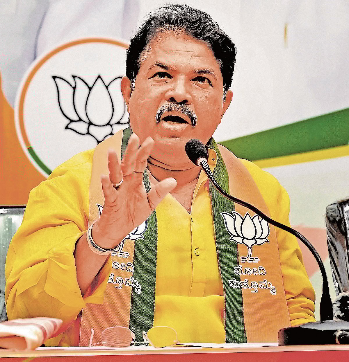 ಅಂಬೇಡ್ಕರ್‌ ಸಂವಿಧಾನದಲ್ಲಿ ಜಾತ್ಯತೀತ ಪದ ತೋರಿಸಿ: ಆರ್. ಅಶೋಕ