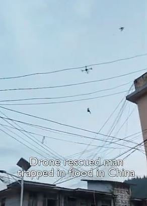 ಚೀನಾ: ಪ್ರವಾಹದಲ್ಲಿ ಸಿಲುಕಿದ್ದ ವ್ಯಕ್ತಿ ಡ್ರೋನ್‌ನಿಂದ ರಕ್ಷಣೆ! ವಿಡಿಯೊ ನೋಡಿ