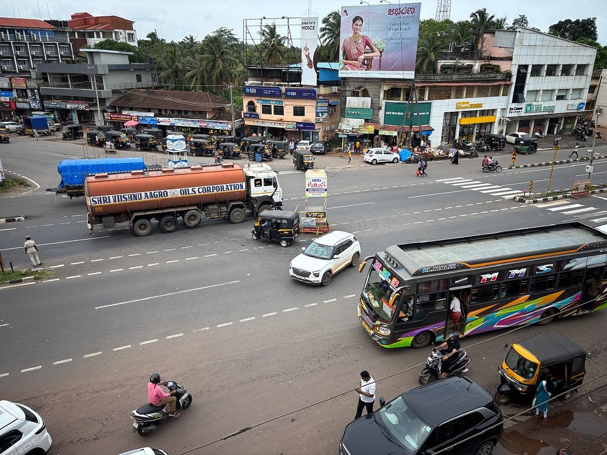 ಪಡುಬಿದ್ರಿ ಪೇಟೆಯಲ್ಲಿ ವಾಹನ ದಟ್ಟಣೆ: ಫ್ಲೈಓವರ್‌ ನಿರ್ಮಾಣಕ್ಕೆ ಹೆಚ್ಚಿದ ಬೇಡಿಕೆ
