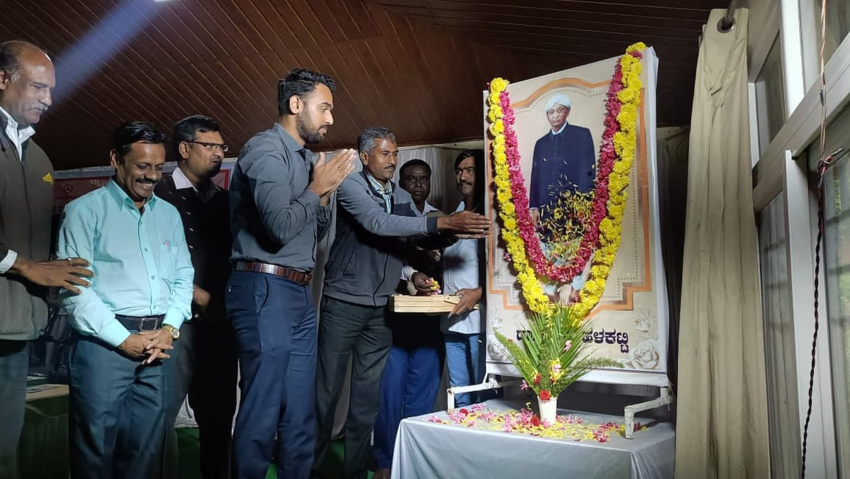 ವಚನ ಸಾಹಿತ್ಯ ಸಂಗ್ರಹಕ್ಕೆ ಬದುಕು ಮೀಸಲಿಟ್ಟ ಫ.ಗು.ಹಳಕಟ್ಟಿ: ಮಾರುತಿ ದಾಸಣ್ಣವರ್