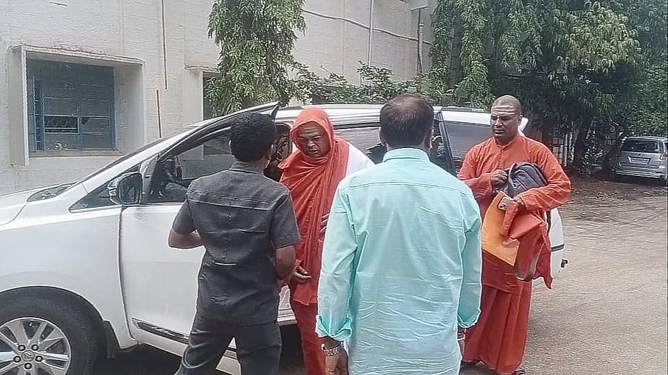 ಪೋಕ್ಸೊ ಪ್ರಕರಣ: ಕೋರ್ಟ್‌ಗೆ ಹಾಜರಾಗಿ ಹೇಳಿಕೆ ದಾಖಲಿಸಿದ ಶಿವಮೂರ್ತಿ ಶರಣರು