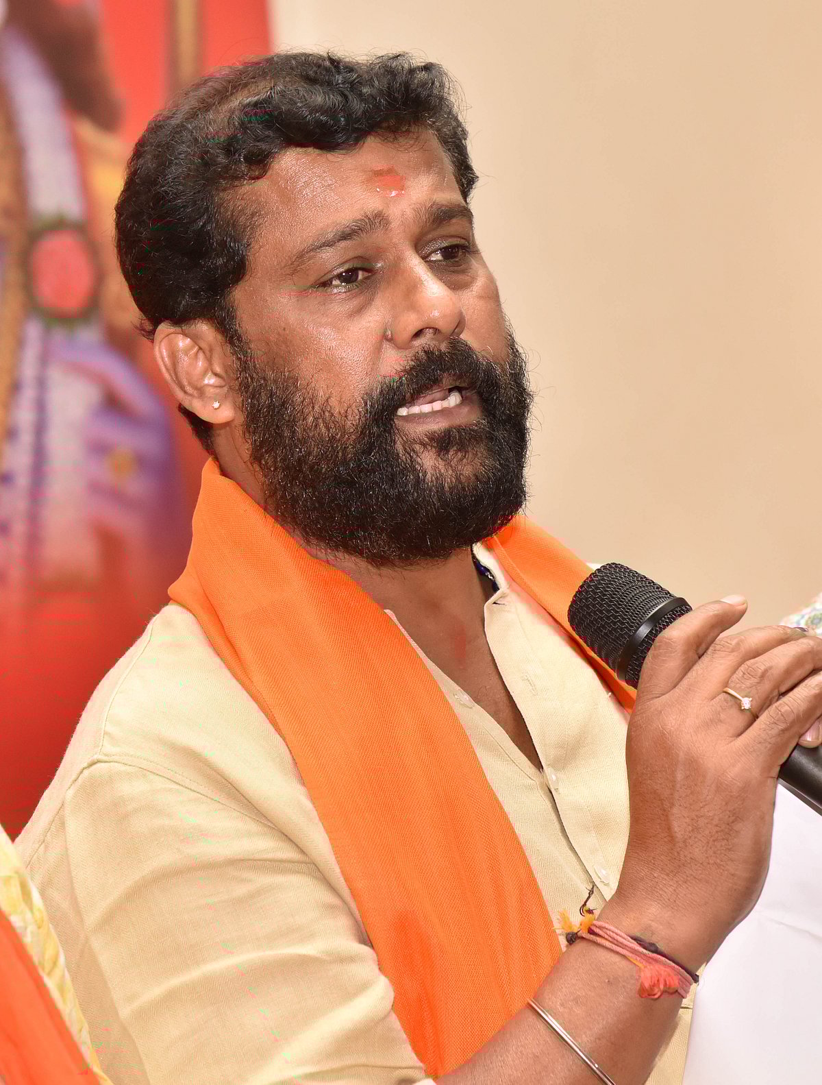 ಚಿಕ್ಕಮಗಳೂರು | ಶರಣ್  ಪಂಪ್‌ವೆಲ್‌ ಪ್ರವೇಶಕ್ಕೆ ನಿರ್ಬಂಧ: ಜಿಲ್ಲಾಧಿಕಾರಿ ಆದೇಶ