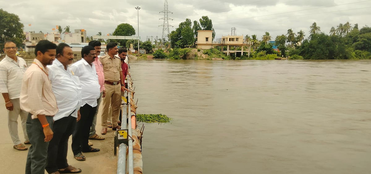 ಕಂಪ್ಲಿ: ತುಂಗಭದ್ರಾ ಜಲಾಶಯದಿಂದ 85 ಸಾವಿರ ಕ್ಯೂಸೆಕ್ ನೀರು ಹೊರಕ್ಕೆ