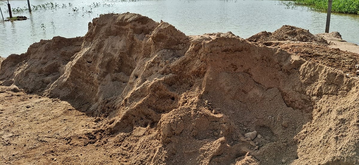 ಚೆಲುವನಾಯಕನಹಳ್ಳಿ: ರಾಜಾರೋಷವಾಗಿ ಮರಳು ಫಿಲ್ಟರ್ ದಂಧೆ
