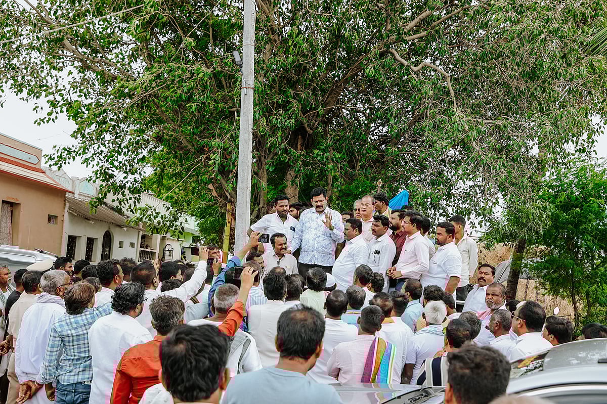 ಕನಕದಾಸರ ಮೂರ್ತಿ ಭಗ್ನ ಪ್ರಕರಣ: ಸಚಿವ ಶಿವರಾಜ ತಂಗಡಗಿ ಭೇಟಿ, ಪರಿಶೀಲನೆ