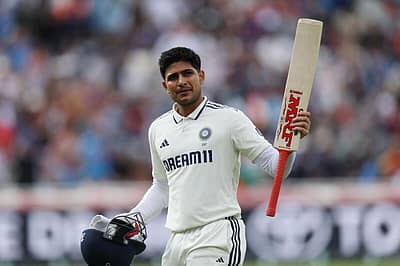 ಗಿಲ್ ಅವರು ಪಂದ್ಯದ ಎರಡೂ ಇನಿಂಗ್ಸ್‌ಗಳಲ್ಲಿ 150ಕ್ಕೂ ಹೆಚ್ಚು ರನ್ ಗಳಿಸಿದ ಎರಡನೇ ಬ್ಯಾಟರ್ ಎನಿಸಿದ್ದಾರೆ.