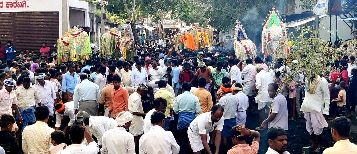 ಕಾರಟಗಿ: ಅಲಾಯಿ ದೇವರ ದಫನ್‌ನೊಂದಿಗೆ ಮೊಹರಂಗೆ ತೆರೆ