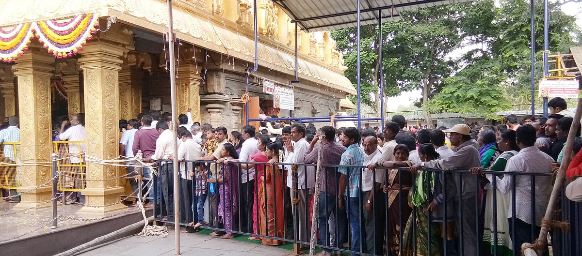 ಏಕಾದಶಿ: ಚಿಕ್ಕತಿರುಪತಿಯಲ್ಲಿ ಭಕ್ತ ಸಾಗರ
