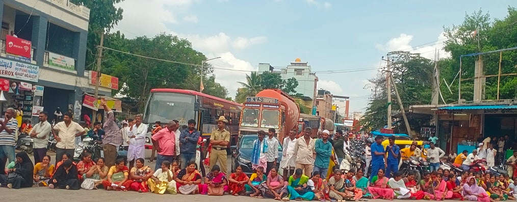 ಕುಣಿಗಲ್: ಅಂಗನವಾಡಿ ನೌಕರರ ಪ್ರತಿಭಟನೆ