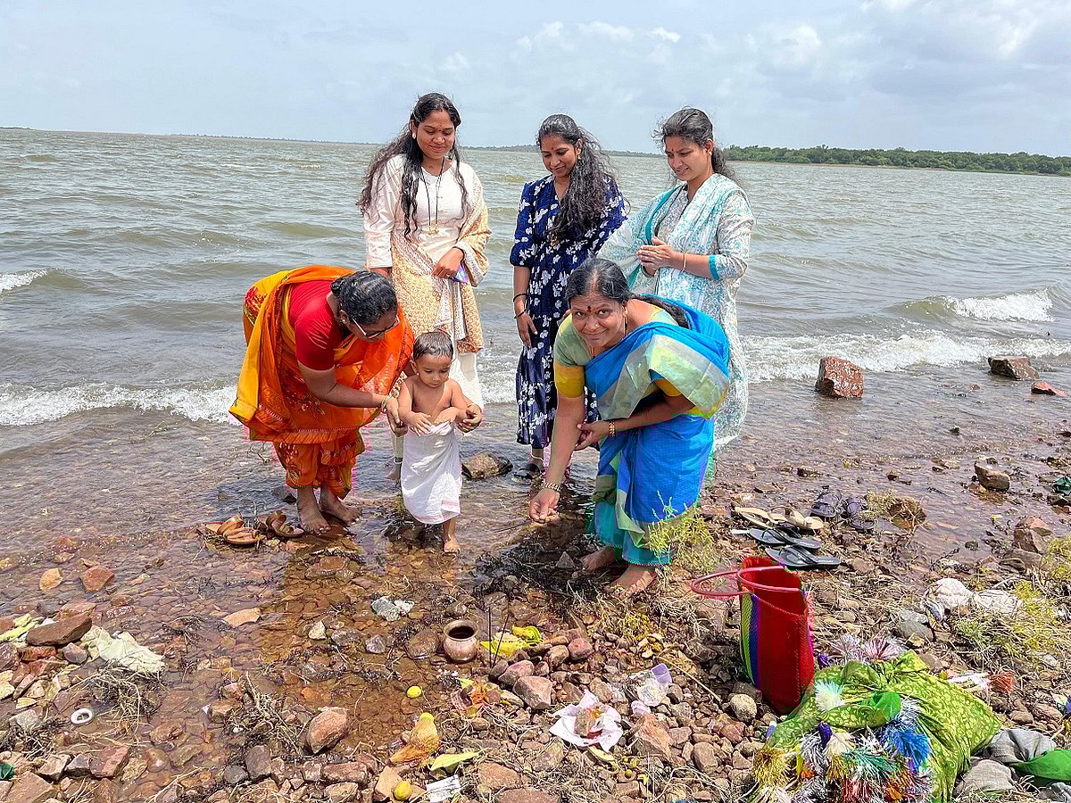 ಕಡ್ಲಿಗರ ಹುಣ್ಣಿಮೆ: ಕೃಷ್ಣೆಯ ಒಡಲು ತುಂಬಿದ ಮಹಿಳೆಯರು