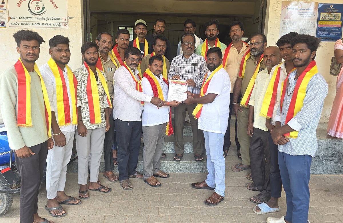 ಗಂಗಾವತಿ: ‘ಮಣ್ಣು ಅಕ್ರಮ ಸಾಗಣೆಗೆ ನಿರ್ಬಂಧ ಹಾಕಿ’