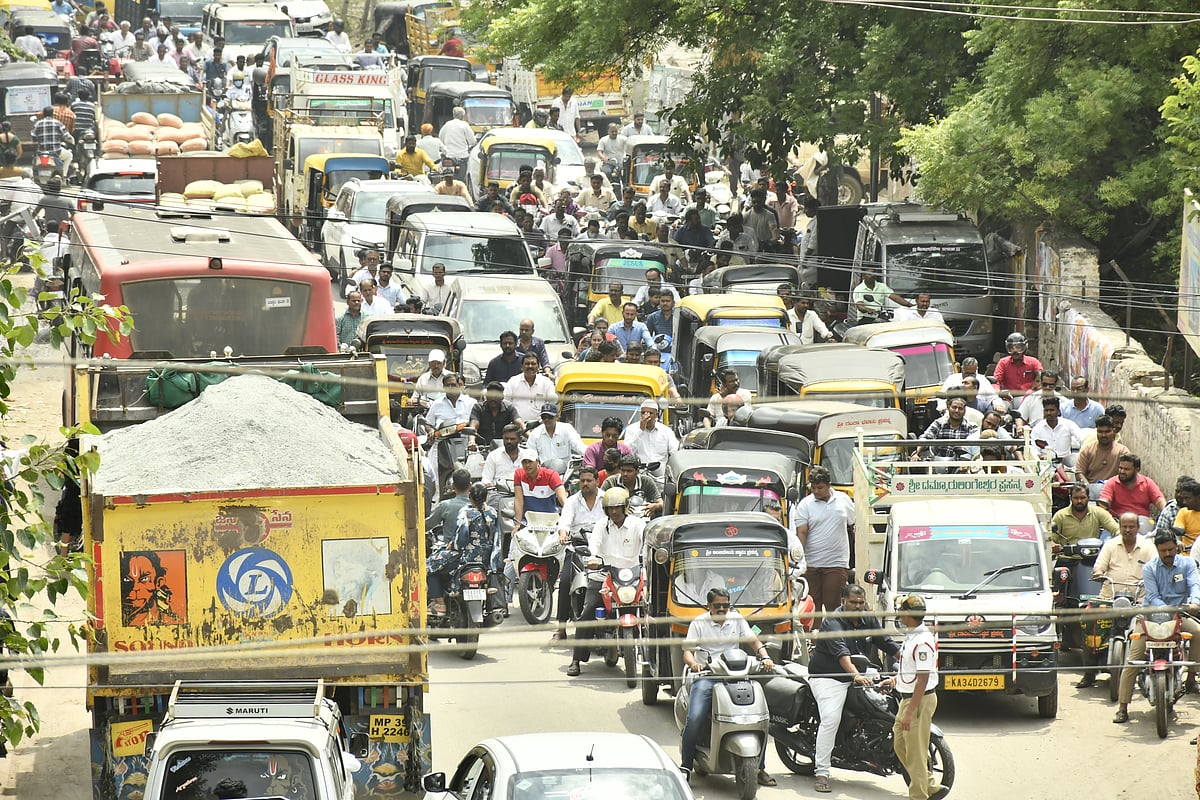 ಬೆಂಗಳೂರು: ಒಆರ್‌ಆರ್‌, ಸರ್ಜಾಪುರ ರಸ್ತೆಯ ದಟ್ಟಣೆ ನಿವಾರಣೆಗೆ ಸಭೆ