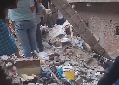 ದೆಹಲಿ | 4 ಅಂತಸ್ತಿನ ಕಟ್ಟಡ ಕುಸಿತ: 2 ವರ್ಷದ ಬಾಲಕಿ ಸೇರಿ ಆರು ಮಂದಿ ಸಾವು