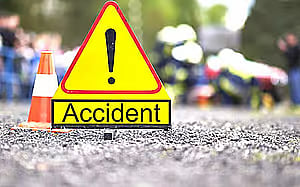 ಕುಲ್ಗಾಮ್ ಬಳಿ ಬಸ್ ಅಪಘಾತ: 10ಕ್ಕೂ ಅಧಿಕ ಅಮರನಾಥ ಯಾತ್ರಿಕರಿಗೆ ಗಾಯ