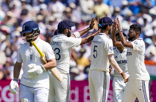 Test|ನಾಲ್ಕನೇ ದಿನದ ಆರಂಭದಲ್ಲಿ ಭಾರತೀಯ ವೇಗಿಗಳ ಅಬ್ಬರ: ಲಯ ಕಳೆದುಕೊಂಡ ಆಂಗ್ಲರು 