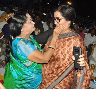 ಸುಮಲತಾ ಅವರೊಂದಿಗೆ ಬಿ.ಸರೋಜಾದೇವಿ