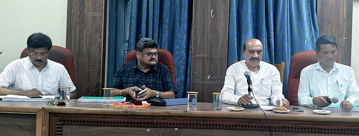 ರಾಮದುರ್ಗ: ತ್ರೈಮಾಸಿಕ ಪ್ರಗತಿ ಪರಿಶೀಲನಾ ಸಭೆ