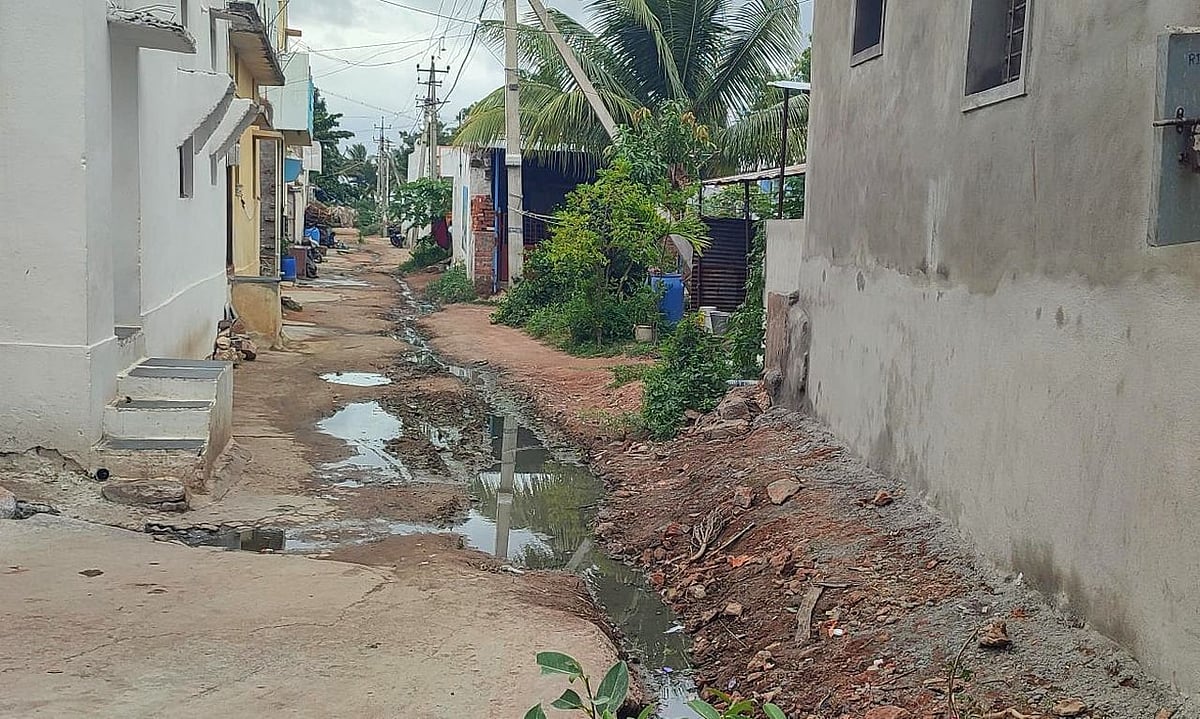 ಗಜೇಂದ್ರಗಡ: ರಸ್ತೆಯಲ್ಲಿ ನಿಲ್ಲುವ ಕೊಳಚೆ ನೀರು