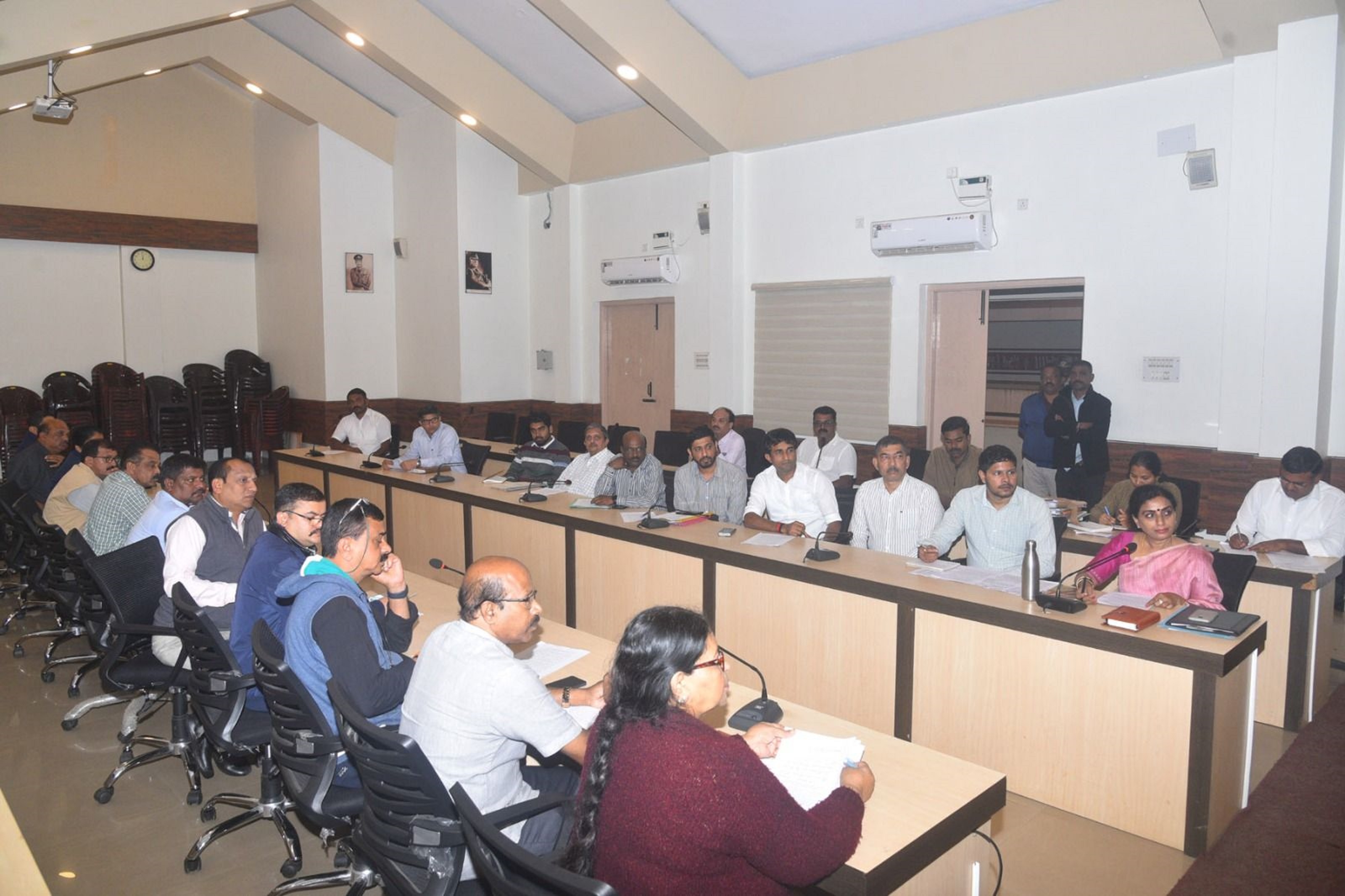 ಸಭೆಯಲ್ಲಿ ಜಿಲ್ಲಾ ಪ್ರವಾಸೋದ್ಯಮ ಅಭಿವೃದ್ಧಿ ಸಮಿತಿಯ ಸದಸ್ಯರು ಭಾಗವಹಿಸಿದ್ದರು