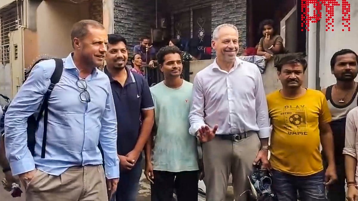 ಕೊಲ್ಹಾಪುರಿ ಚಪ್ಪಲಿ ವಿನ್ಯಾಸ ನಕಲು ಪ್ರಕರಣ: ಕುಶಲಕರ್ಮಿಗಳ ಭೇಟಿಯಾದ Prada ತಂಡ