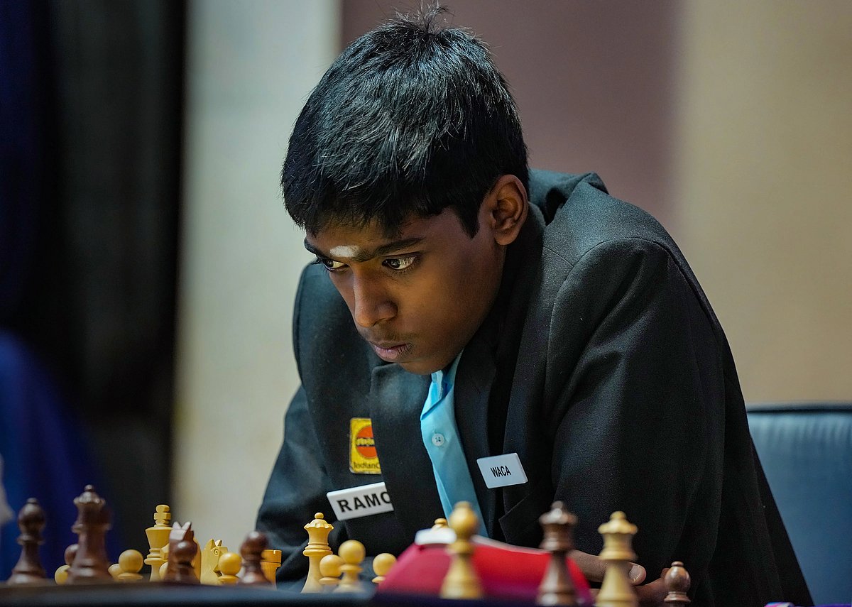 Chess: ಕಾರ್ಲ್‌ಸನ್‌ ಮಣಿಸಿ ಕ್ವಾರ್ಟರ್‌ಫೈನಲ್ ತಲುಪಿದ ಪ್ರಜ್ಞಾನಂದ     