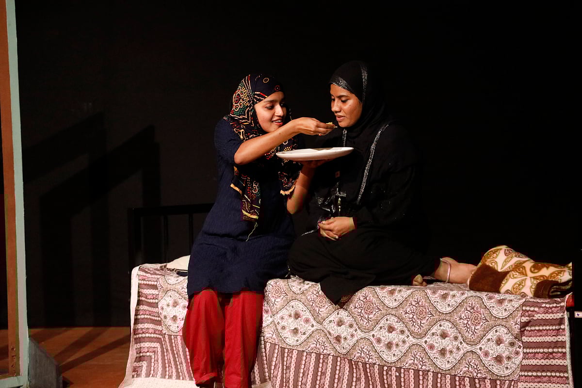 ನಾಟಕ ವಿಮರ್ಶೆ: ರಂಗದ ಮೇಲೆ ಬುಕರ್‌ ಪ್ರಶಸ್ತಿಯ ಎದೆಯ ಹಣತೆ