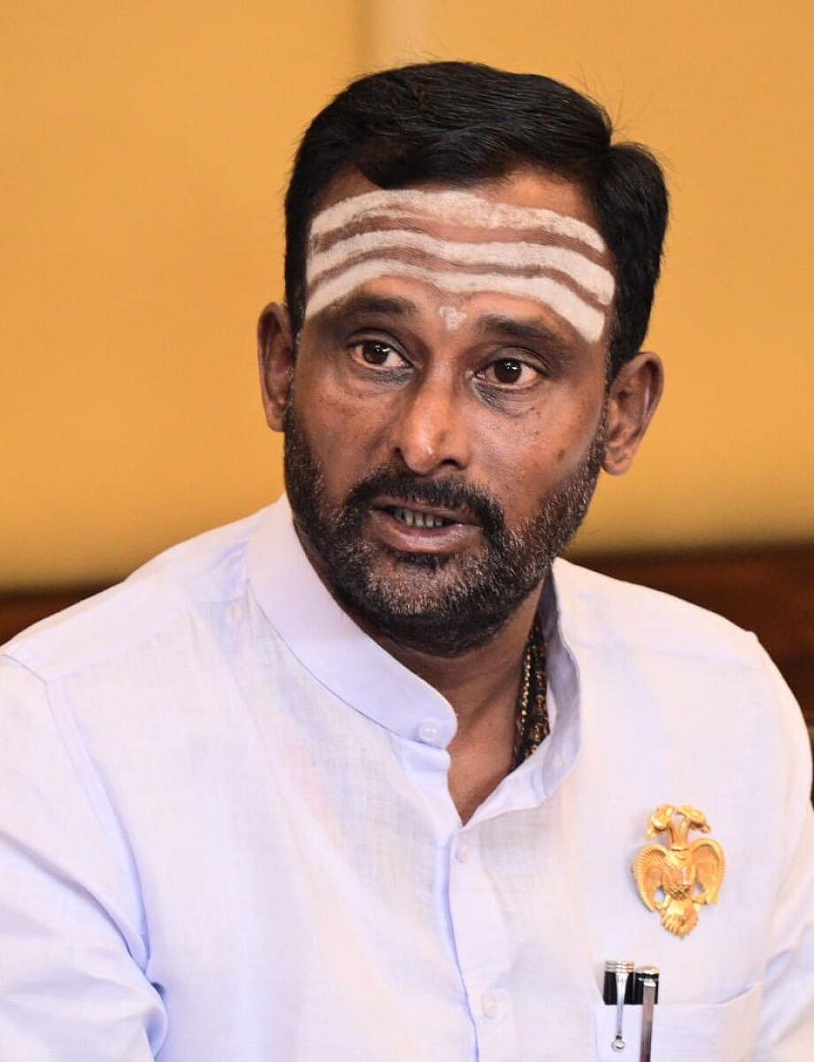 ಪಂಚಮಸಾಲಿ ಪೀಠಕ್ಕೆ ಪರ್ಯಾಯ ಸ್ವಾಮೀಜಿ: ವಿಜಯಾನಂದ ಕಾಶಪ್ಪನವರ