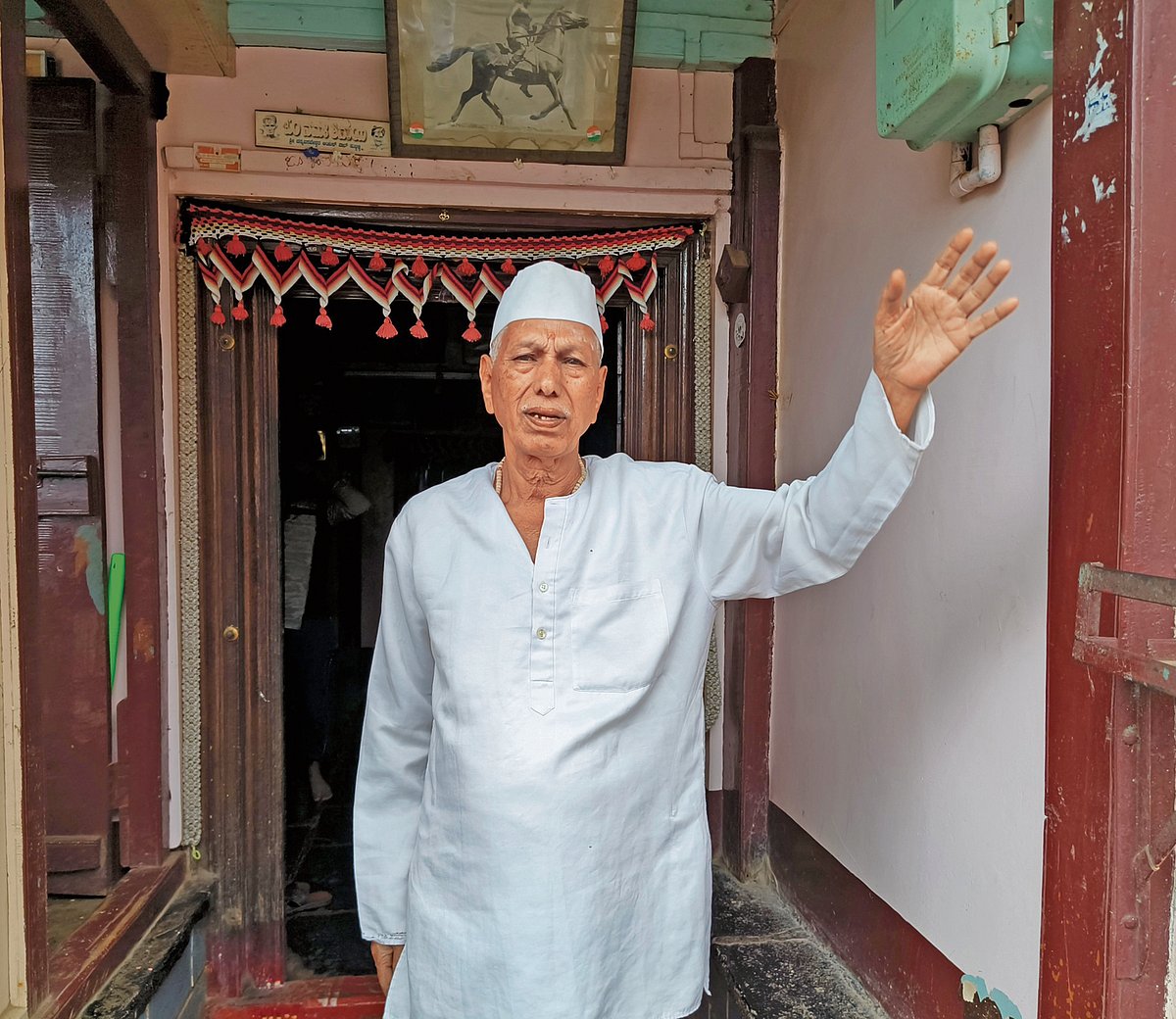 ಸರೋಜಾದೇವಿ ಮುಖದಲ್ಲಿ ಚೆನ್ನಮ್ಮನ ಕಂಡವರು...