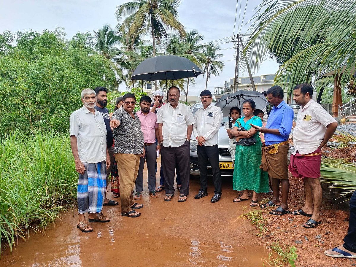 ನೆರೆ ಹಾವಳಿ ಪ್ರದೇಶಕ್ಕೆ ಶಾಸಕ ಗುರ್ಮೆ ಸುರೇಶ್ ಶೆಟ್ಟಿ ಭೇಟಿ