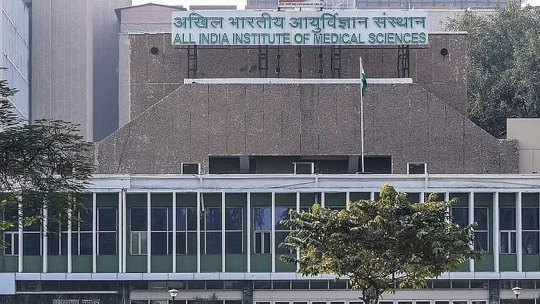 15ರ ಬಾಲಕಿಗೆ ಬೆಂಕಿ ಹಚ್ಚಿದ ಮೂವರು ದುಷ್ಕರ್ಮಿಗಳು: ದೆಹಲಿ ಏಮ್ಸ್‌ಗೆ ದಾಖಲು 