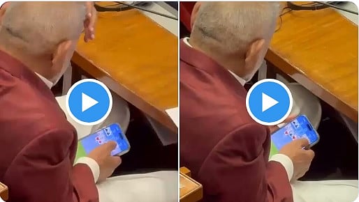 ಮಹಾರಾಷ್ಟ್ರ ವಿಧಾನಸಭೆಯಲ್ಲಿ ರೈತರ ಸಮಸ್ಯೆ ಚರ್ಚೆ ವೇಳೆ ರಮ್ಮಿ ಆಡಿದ ಕೃಷಿ ಸಚಿವ!