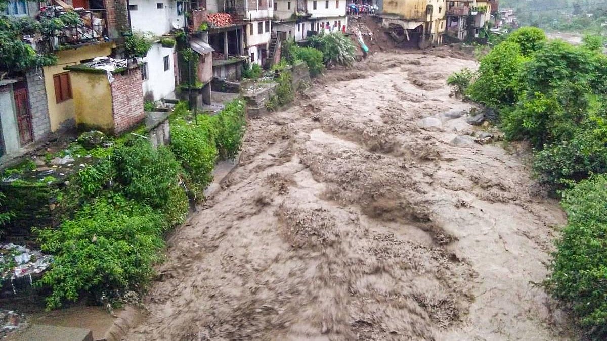 ಉತ್ತರಾಖಂಡದಲ್ಲಿ ಭಾರಿ ಮಳೆ: 6 ಜಿಲ್ಲೆಗಳಿಗೆ ಆರೆಂಜ್‌ ಅಲರ್ಟ್‌, ಶಾಲೆಗಳಿಗೆ ರಜೆ