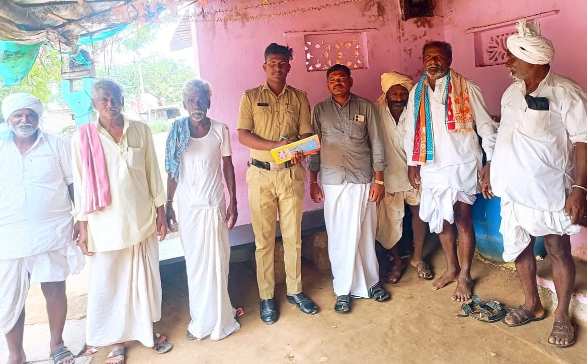 ಕನಕಗಿರಿ | ‘ಮನೆ ಮನೆಗೆ ಪೊಲೀಸ್’: ಅಹವಾಲು ಸ್ವೀಕಾರ