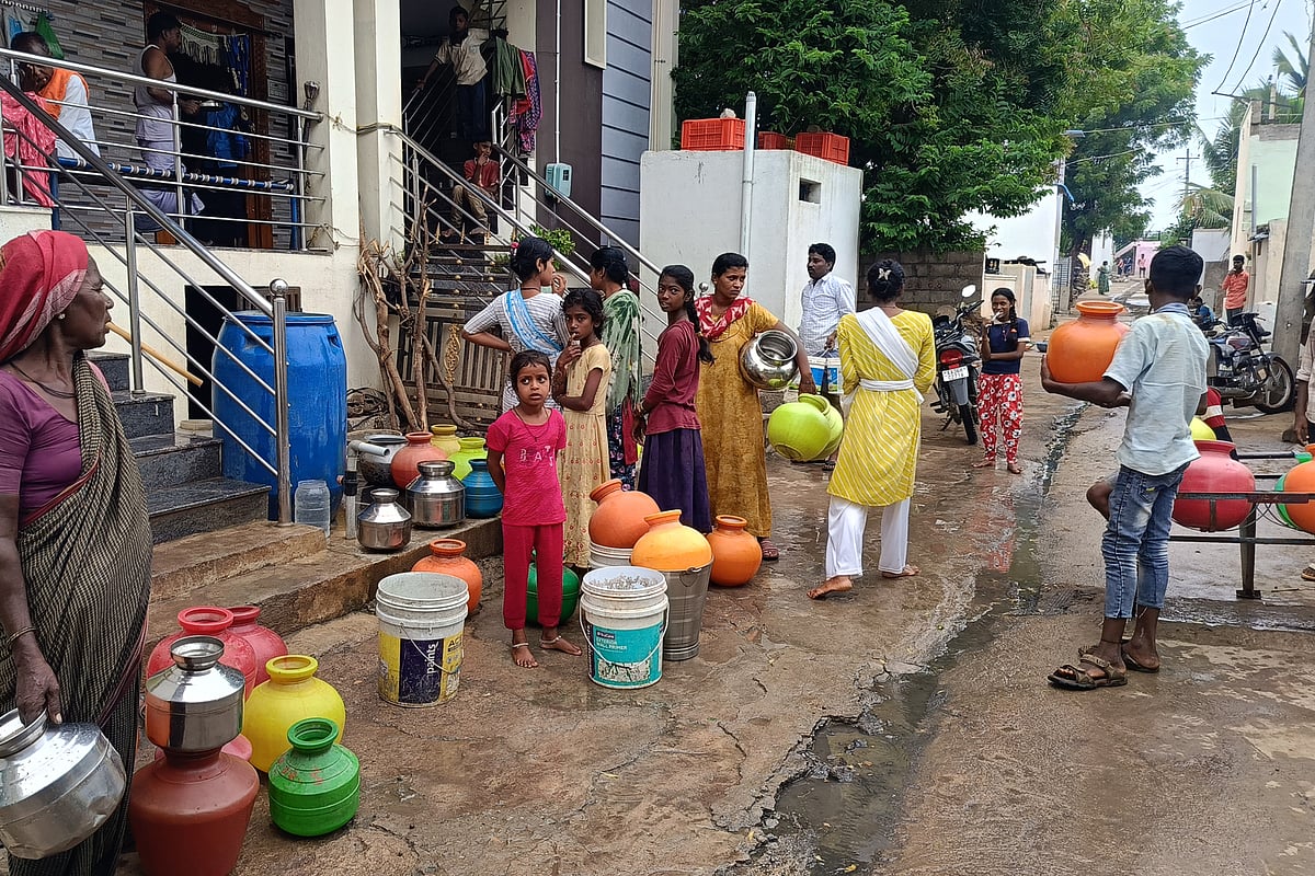 ಕವಿತಾಳ: ನೀರು ಪೂರೈಕೆ ಸ್ಥಗಿತ ಸಾರ್ವಜನಿಕರ ಪರದಾಟ