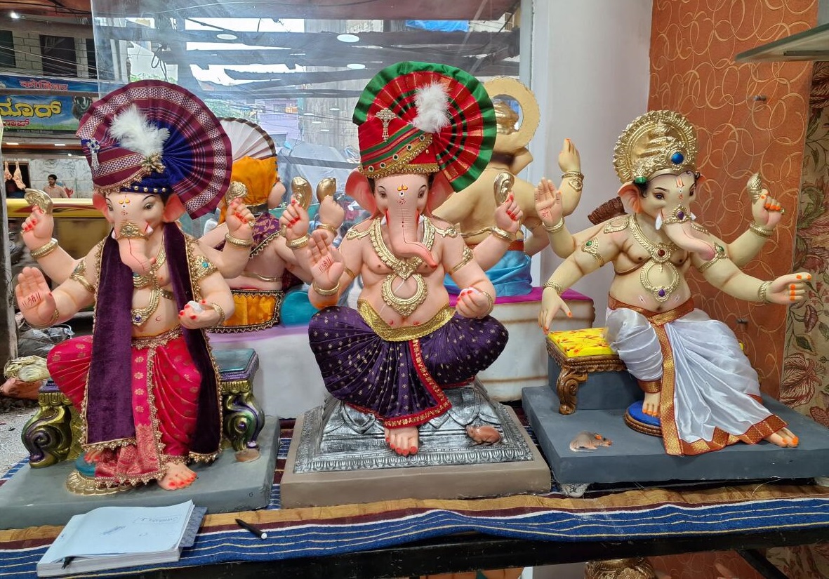 ಬೆಳಗಾವಿ ಮಾರುಕಟ್ಟೆಗೆ ಬಂದಿರುವ ಪಿಒಪಿ ಗಣೇಶನ ಮೂರ್ತಿಗಳು
