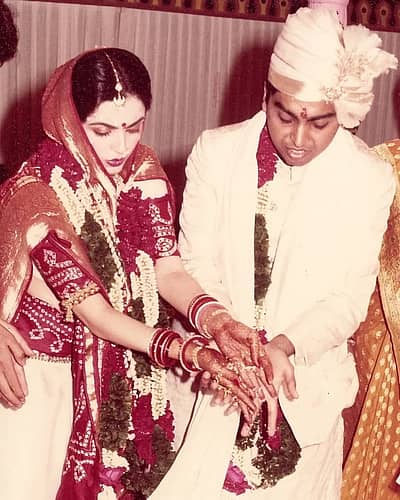 ಮುಕೇಶ್ ಅಂಬಾನಿ ಜತೆಗೆ ನೀತಾ ಅವರು ಮದುವೆಯಾದ ಫೊಟೊಗಳನ್ನು ಅವರು ಸಾಮಾಜಿಕ ಜಾಲತಾಣಗಳಲ್ಲಿ ಹಂಚಿಕೊಂಡಿದ್ದಾರೆ