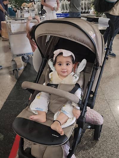 ಪೊನ್ನಕ್ಕ  ಎನ್ನುವುದು  ಅವಳ ಪೋಷಕರಿಬ್ಬರ ಅಂದರೆ ನಮ್ಮ ಹೆಸರುಗಳ ಸಂಯೋಜನೆಯಾಗಿದೆ ಎಂದು ತಾರಾ ಜೋಡಿ ಹೇಳಿಕೊಂಡಿದ್ದರು