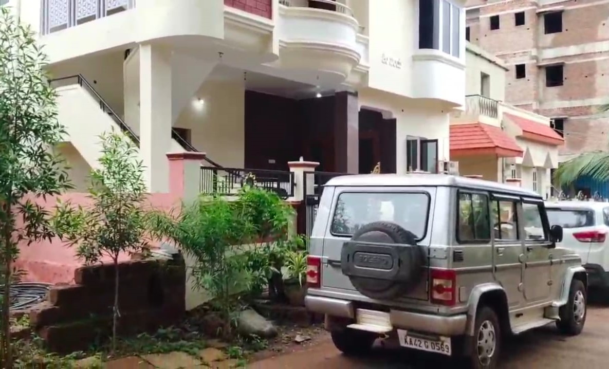 ಸುನೀಲ್‌ ಕುಮಾರ್‌ ಅವರಿಗೆ ಸೇರಿದ ಬೀದರ್‌ನ ಜೈಲ್‌ ಕಾಲೊನಿಯ ಎಸ್‌ಬಿಪಿ ನಗರದಲ್ಲಿರುವ ಮನೆ