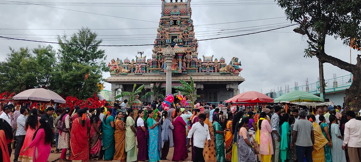 ಹೊಸಕೋಟೆ | ಭೀಮನ ಅಮಾವಾಸ್ಯೆ: ದೇವರ ಮೂರ್ತಿ ಸ್ಪರ್ಶ
