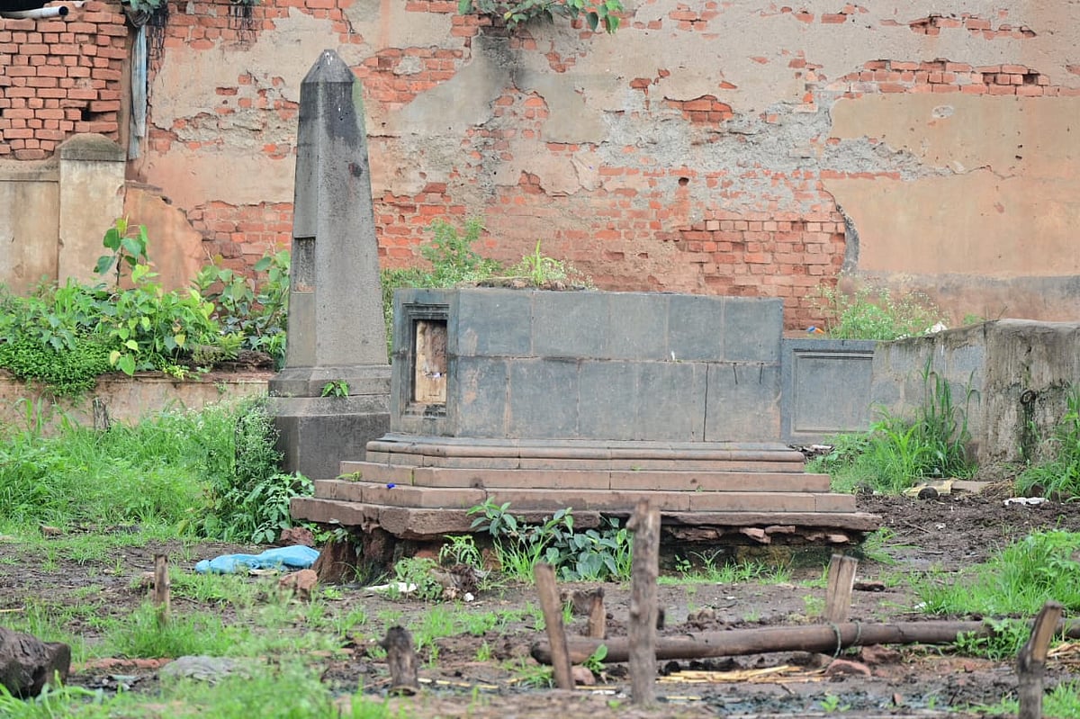 ಧಾರವಾಡ: ಬ್ರಿಟಿಷ್ ಅಧಿಕಾರಿ ಥ್ಯಾಕರೆ ಸಮಾಧಿಗೆ 200 ವರ್ಷ