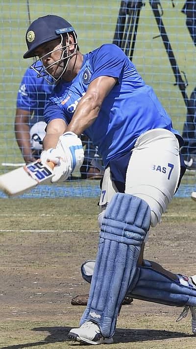 4. ಎಂ.ಎಸ್. ಧೋನಿ (90 ಪಂದ್ಯಗಳ 144 ಇನಿಂಗ್ಸ್‌ಗಳಲ್ಲಿ 78 ಸಿಕ್ಸ್‌)