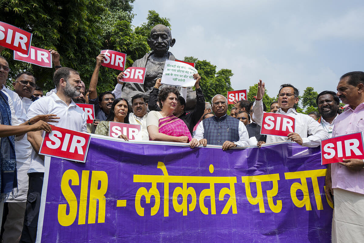 Bihar's SIR | ಸಂಸತ್ ಆವರಣದಲ್ಲಿ ಮುಂದುವರಿದ ವಿಪಕ್ಷಗಳ ಪ್ರತಿಭಟನೆ