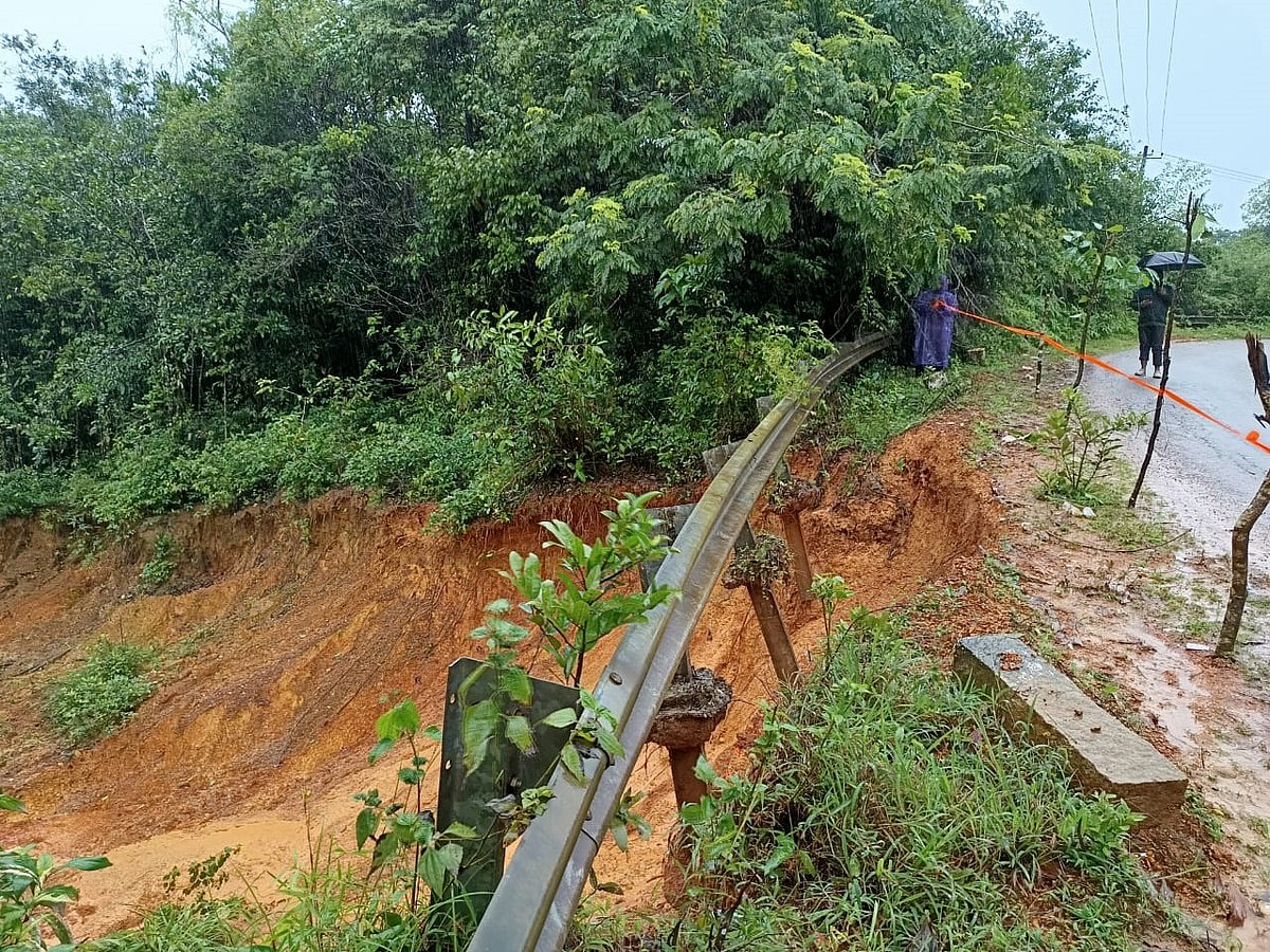 ಭುವನಗಿರಿ ಸಮೀಪ ಭೂಕುಸಿತ: ಸಂಚಾರ ಸ್ಥಗಿತದ ಆತಂಕ