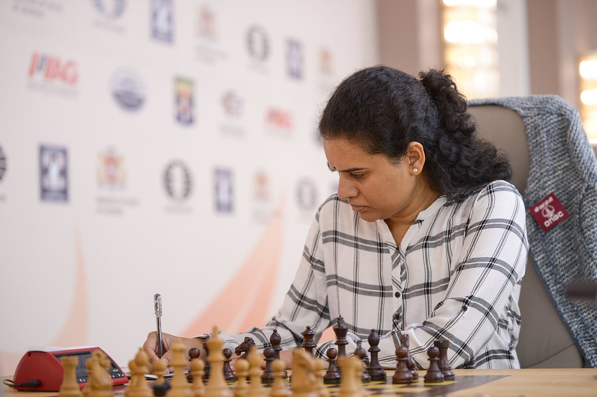 ಇಂದು ಫೈನಲ್‌ನ ಮೊದಲ ಹಣಾಹಣಿ: ವಿಶ್ವಕಪ್‌ ಕಿರೀಟಕ್ಕಾಗಿ ಹಂಪಿ–ದಿವ್ಯಾ ಪೈಪೋಟಿ