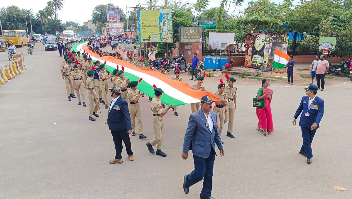 ಕಾರ್ಗಿಲ್ ವಿಜಯೋತ್ಸವ: ಹೊಸಪೇಟೆಯಲ್ಲಿ ಬೃಹತ್ ತಿರಂಗಾಯಾತ್ರೆ