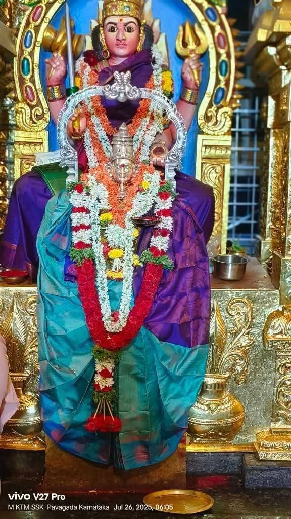 ಪಾವಗಡ ಶನೈಶ್ಚರ ದೇಗುಲದಲ್ಲಿ ಶೀತಲಾಂಭ ಮೂಲ ಯಂತ್ರಕ್ಕೆ ವಿಶೇಷ ಅಲಂಕಾರ ಮಾಡಿರುವುದು.