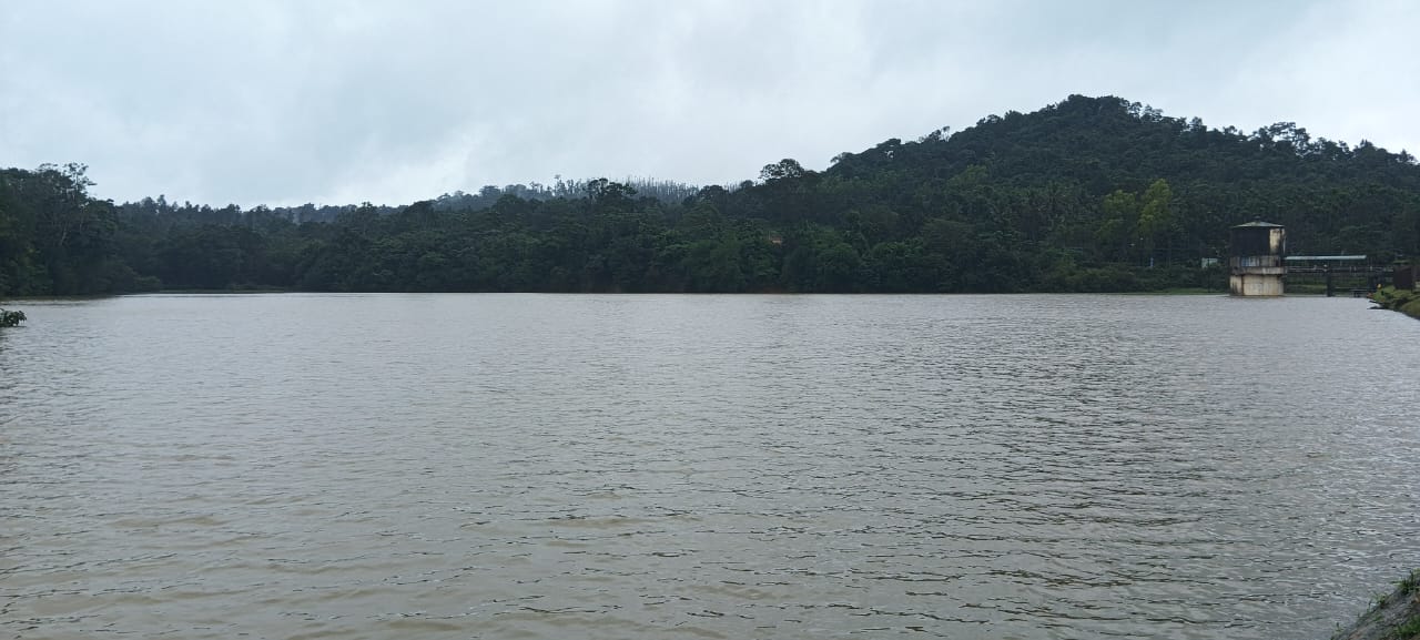 ಕೊಪ್ಪದ ಹಿರೀಕೆರೆ ಭರ್ತಿಯಾಗಿರುವುದು
