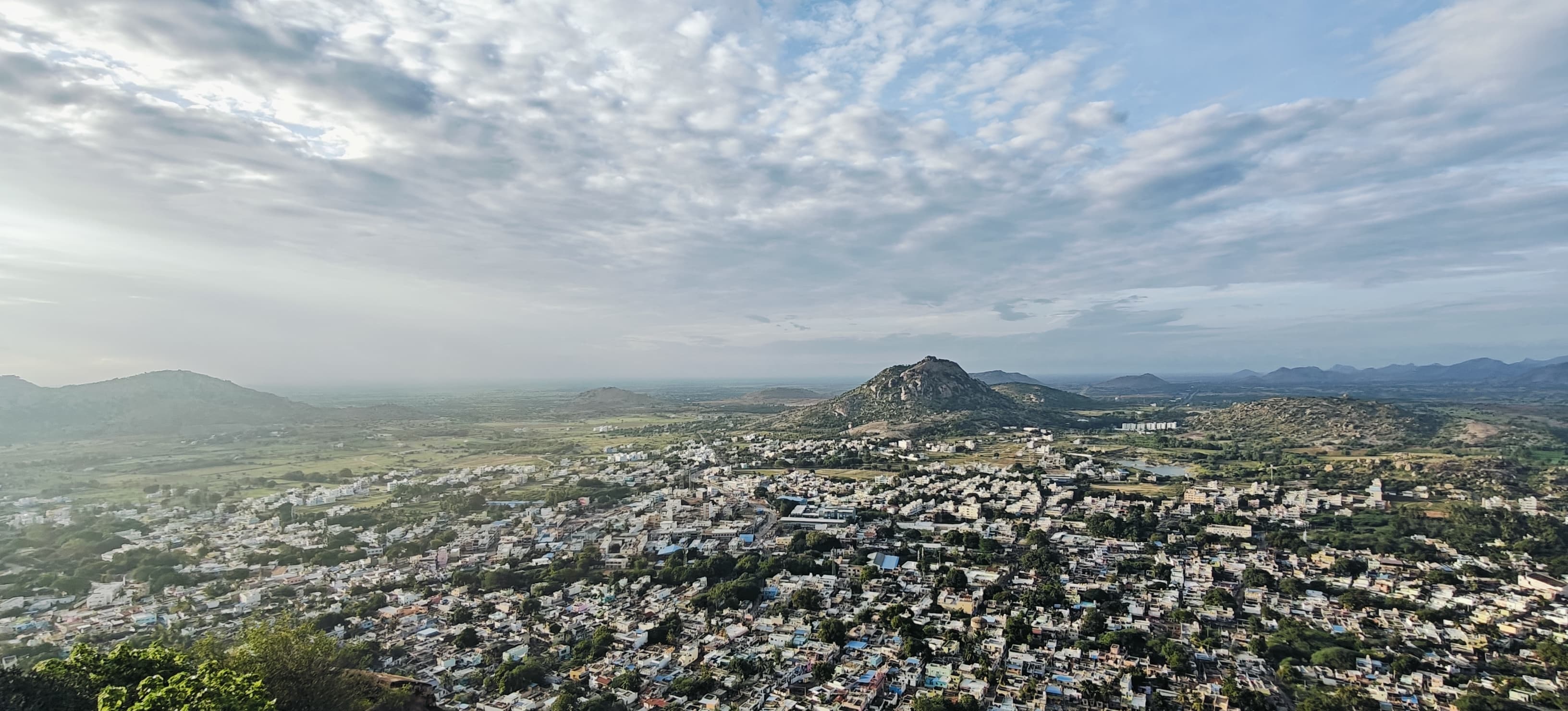 ಪಾವಗಡ ಬೆಟ್ಟದ ಮೇಲಿನಿಂದ ಪಟ್ಟಣದ ವಿಹಂಗಮ ನೋಟ