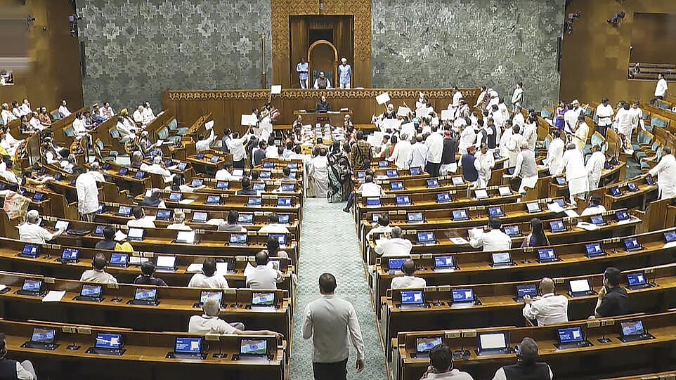 ಸಿಂಧೂರ ಚರ್ಚೆಗೆ ವಿಳಂಬ; ಬಿಹಾರ SIR ಪರಿಷ್ಕರಣೆ: ವಿಪಕ್ಷಗಳ ಧರಣಿ; ಸದನ ಮುಂದಕ್ಕೆ